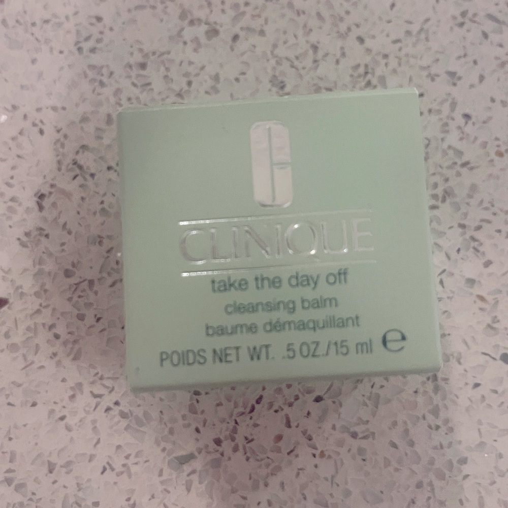 P). Clinique Take The Day Off Cleansing Balm
